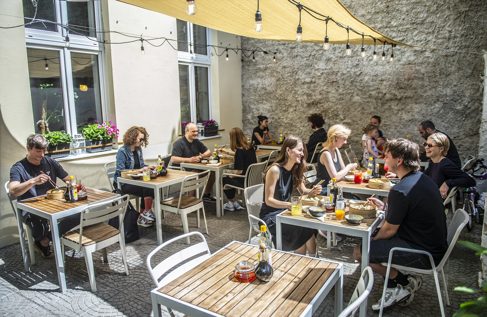 Exteriér restaurace Dim Sum Spot Letná