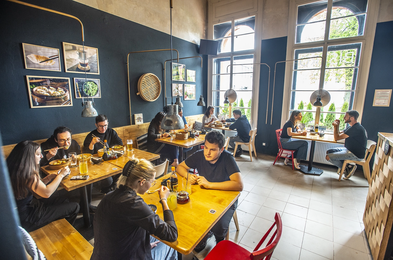 Interiér restaurace Dim Sum Spot Liberec