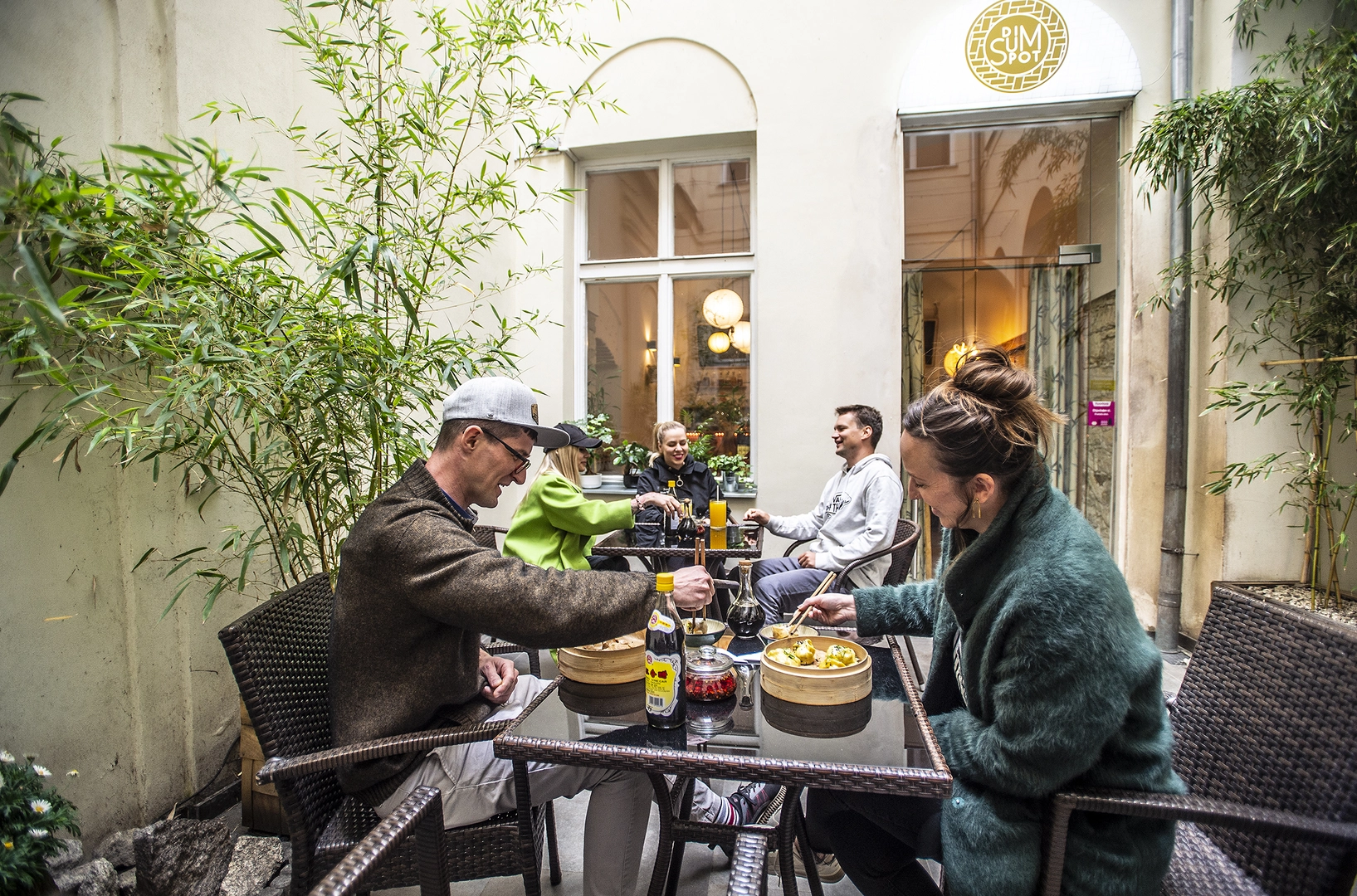 Exteriér restaurace Dim Sum Spot Palackého